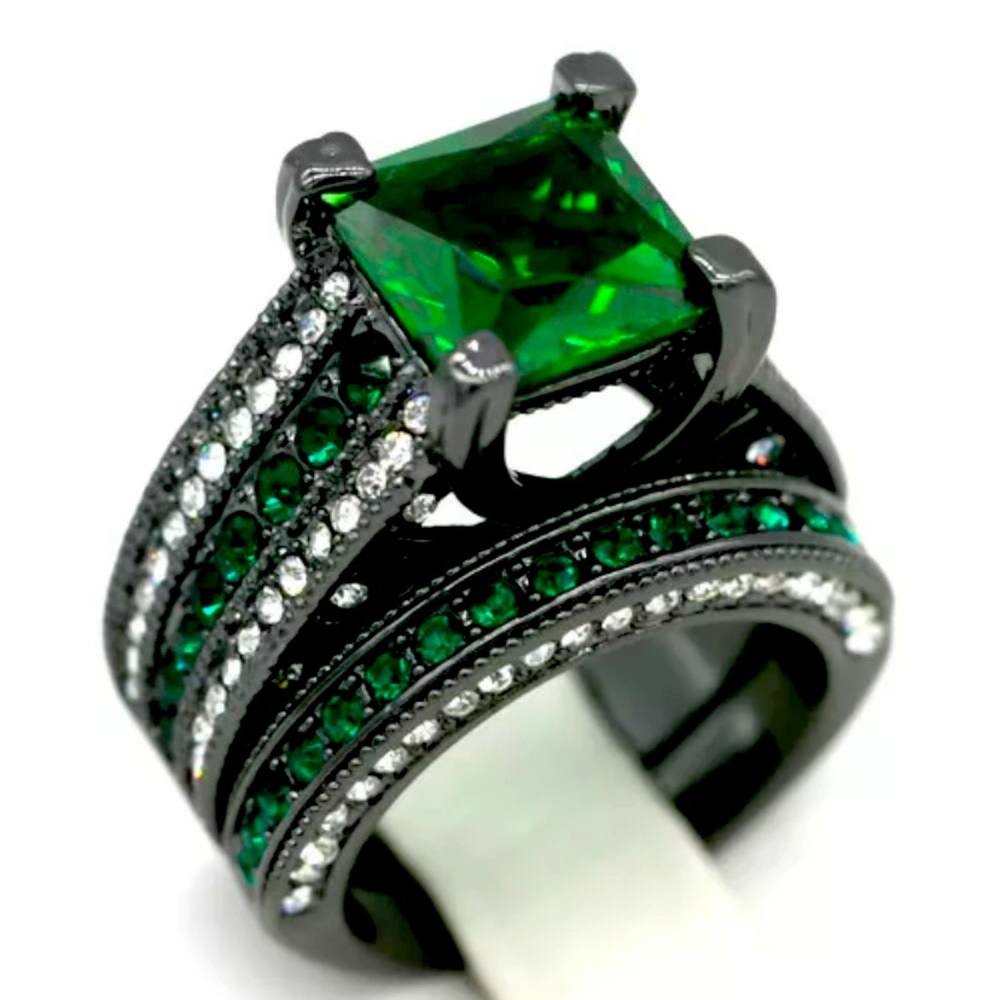 💍 2pc Princess Cut Square Emerald Green CZ
Black Wedding Engagement Ring Set 💍